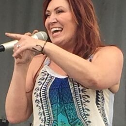 Jo Dee Messina
