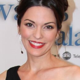 Alana de la Garza