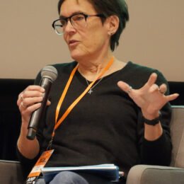 Amelia Jones