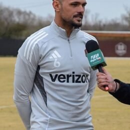 Artur (footballer, born 1996)