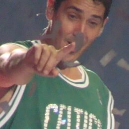 Jonathan Knight