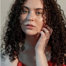 Lilla Crawford