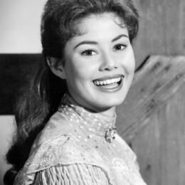 Roberta Shore