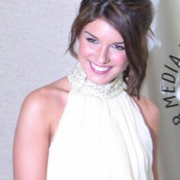 Shenae Grimes-Beech