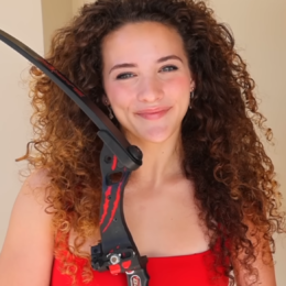 Sofie Dossi
