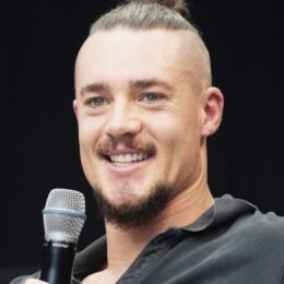 Alexander Dreymon