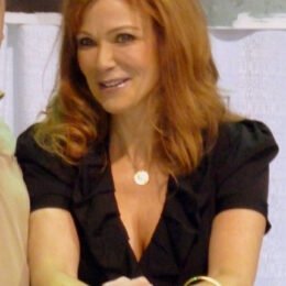 Lauren Holly